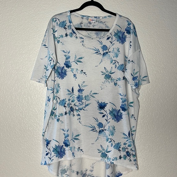 Lularoe Irma Tunic - Picture 1 of 3